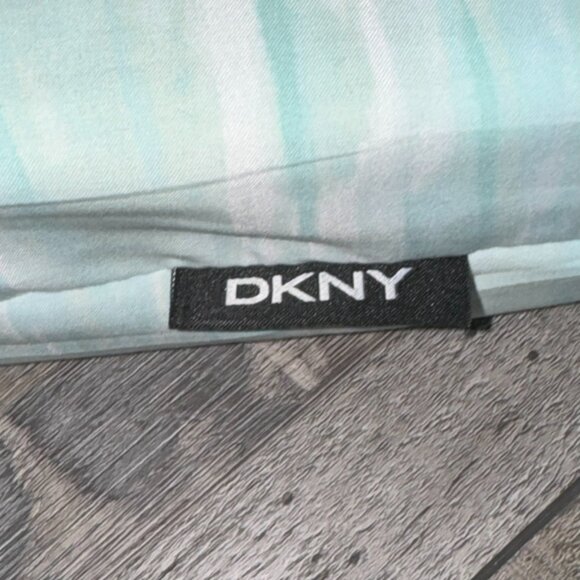 DKNY Queen Sheets Sheet Set Mint Green Aqua White Blue Tie Dye Wrinkle Resistant - Picture 5 of 5